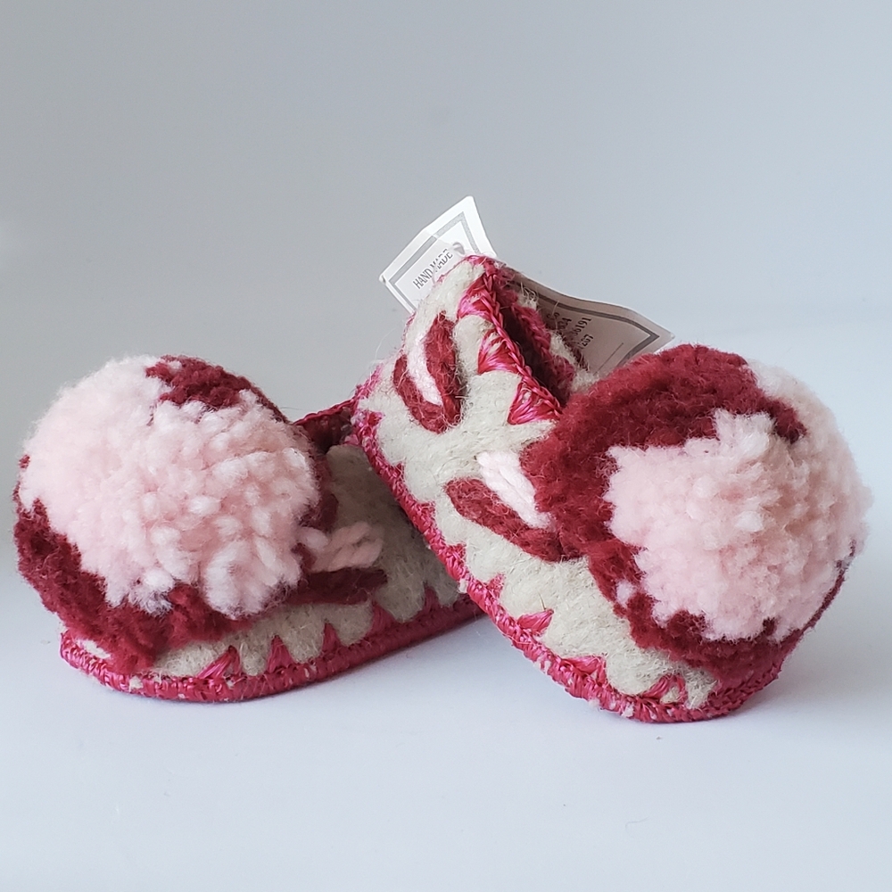 G. Minas Co. No.16 Greek Wool and Leather Pink Pompom Baby Slippers sz Newborn